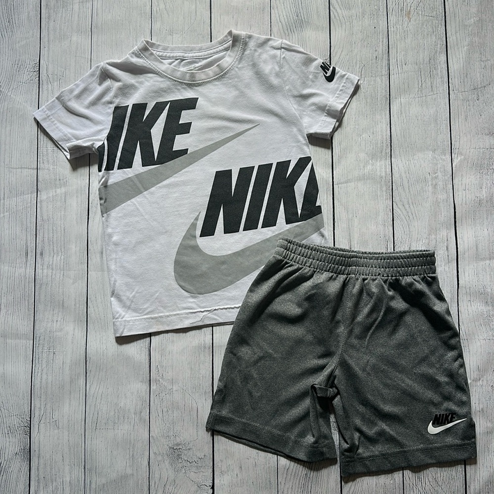 Boys Nike Matching Shirt & Shorts Set